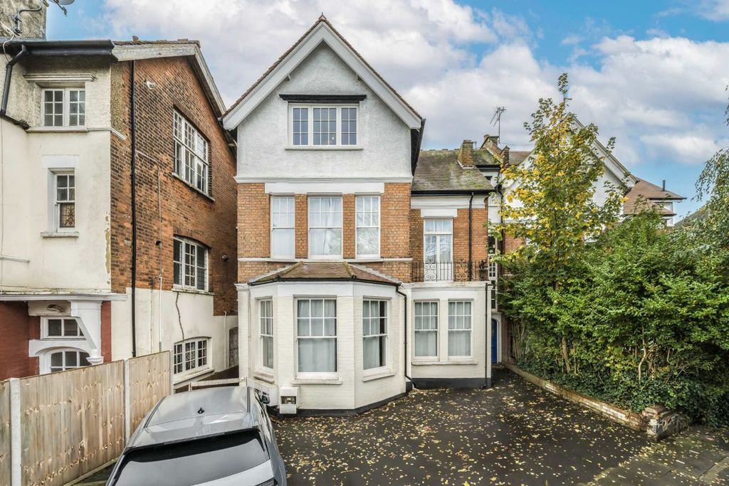 Property photo 1 of 9