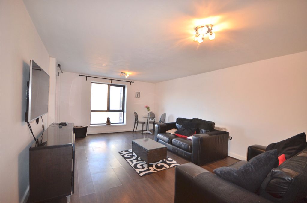 Property photo 2 of 10 Lounge