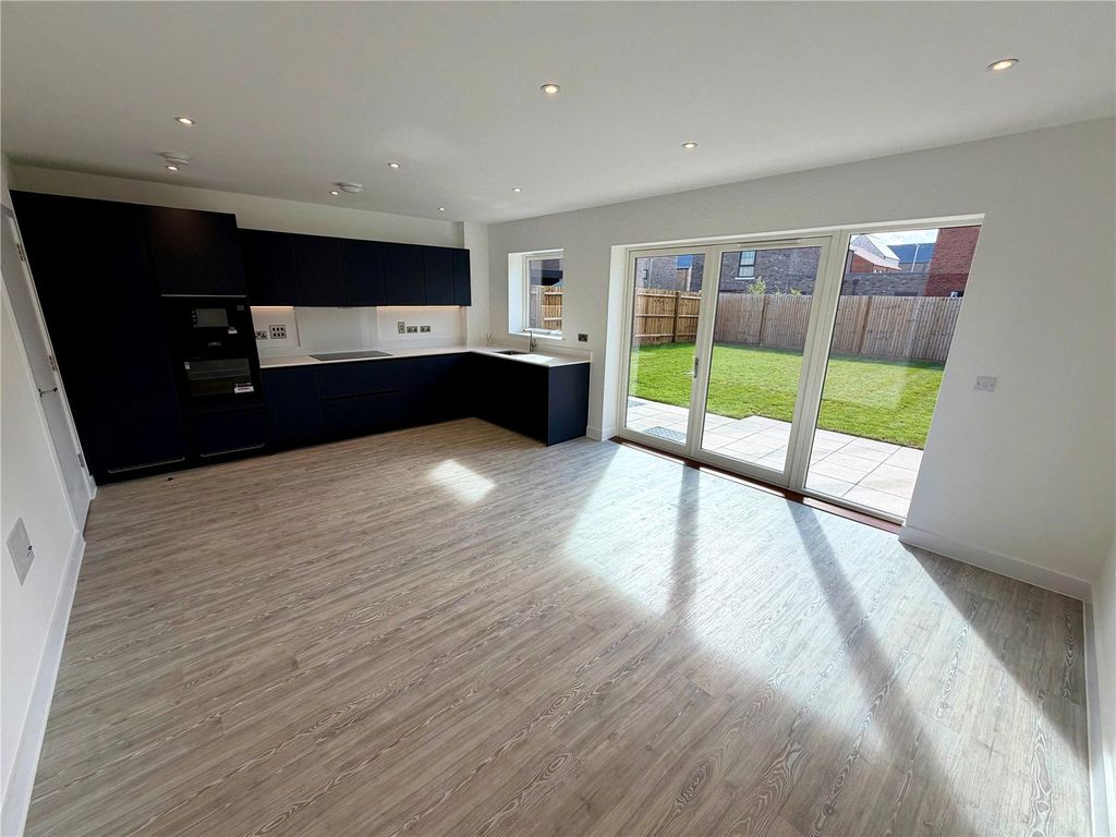 Property photo 3 of 15 Kitchen/Living/Diner