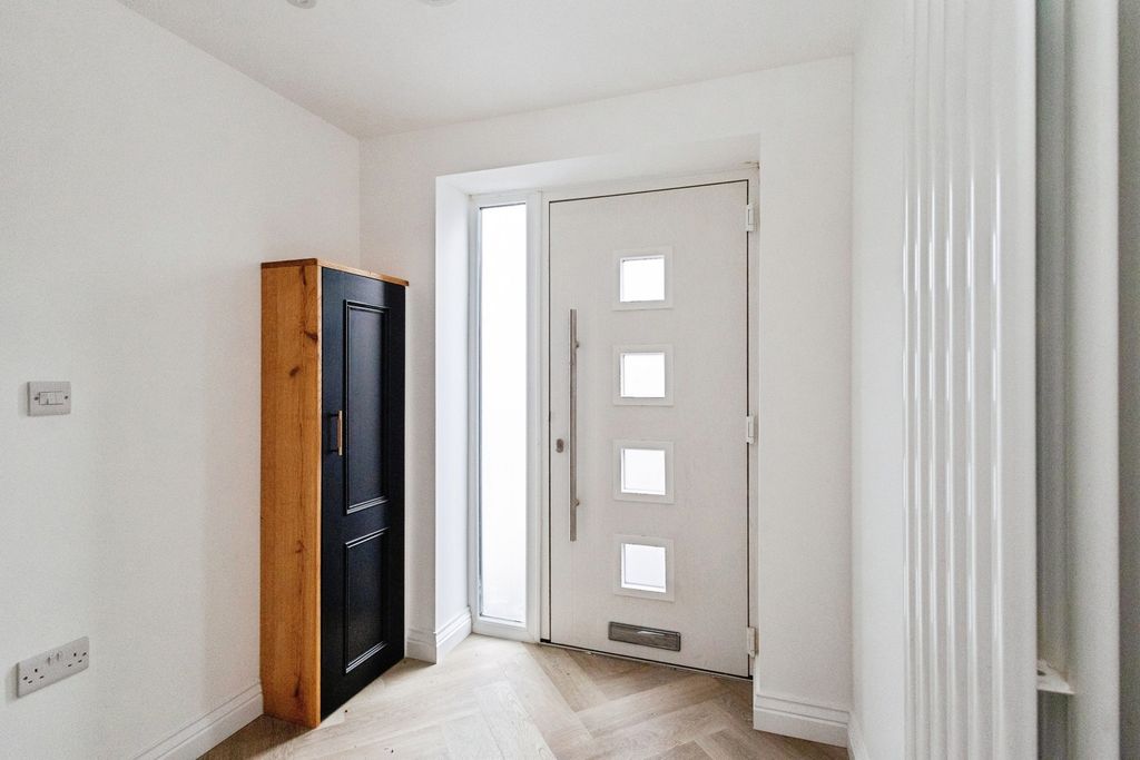 Property photo 3 of 23 Photo