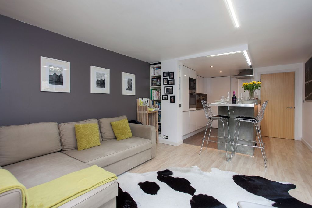 Property photo 2 of 11 1