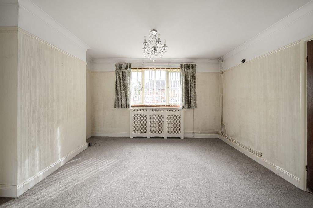 Property photo 3 of 17 4310013