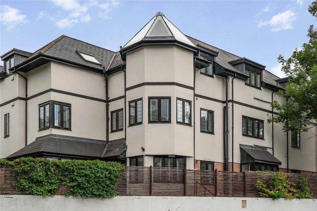 Property photo 1 of 16 Exterior