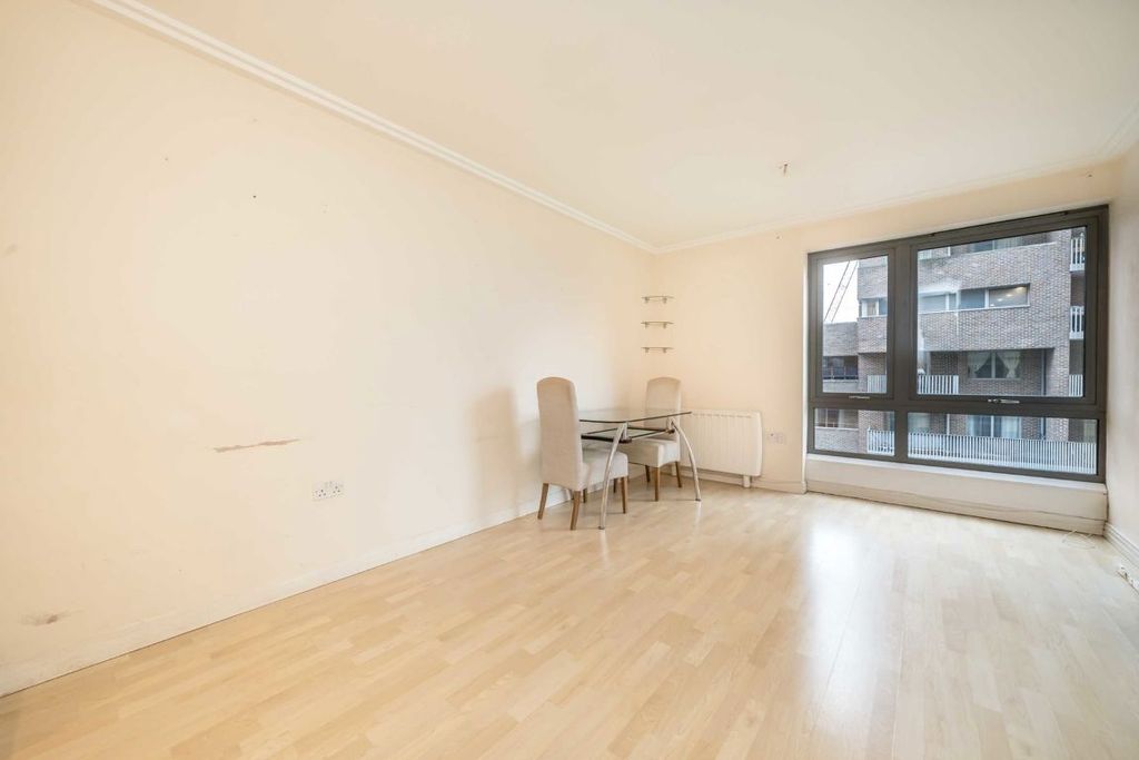 Property photo 2 of 4
