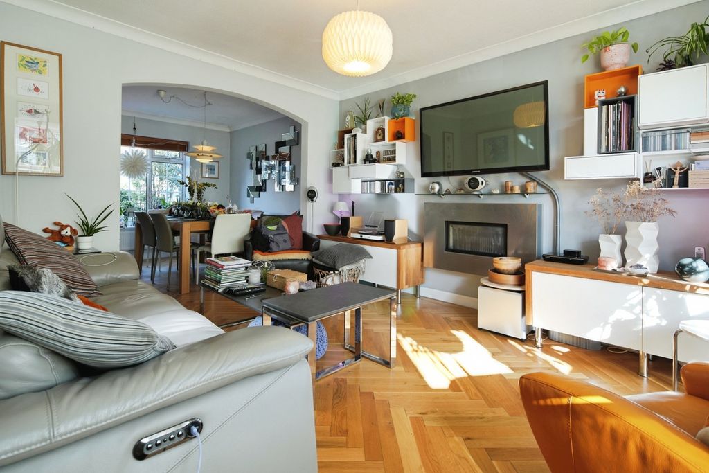 Property photo 2 of 27 Pbox-Img.Jpg