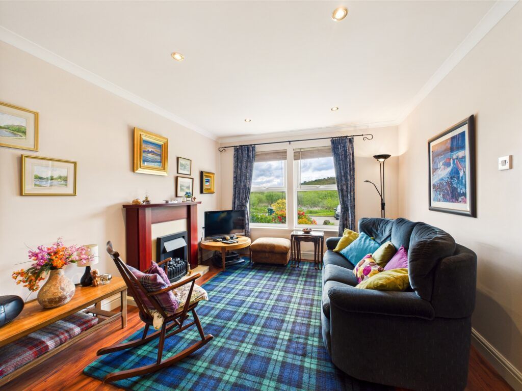 Property photo 3 of 33