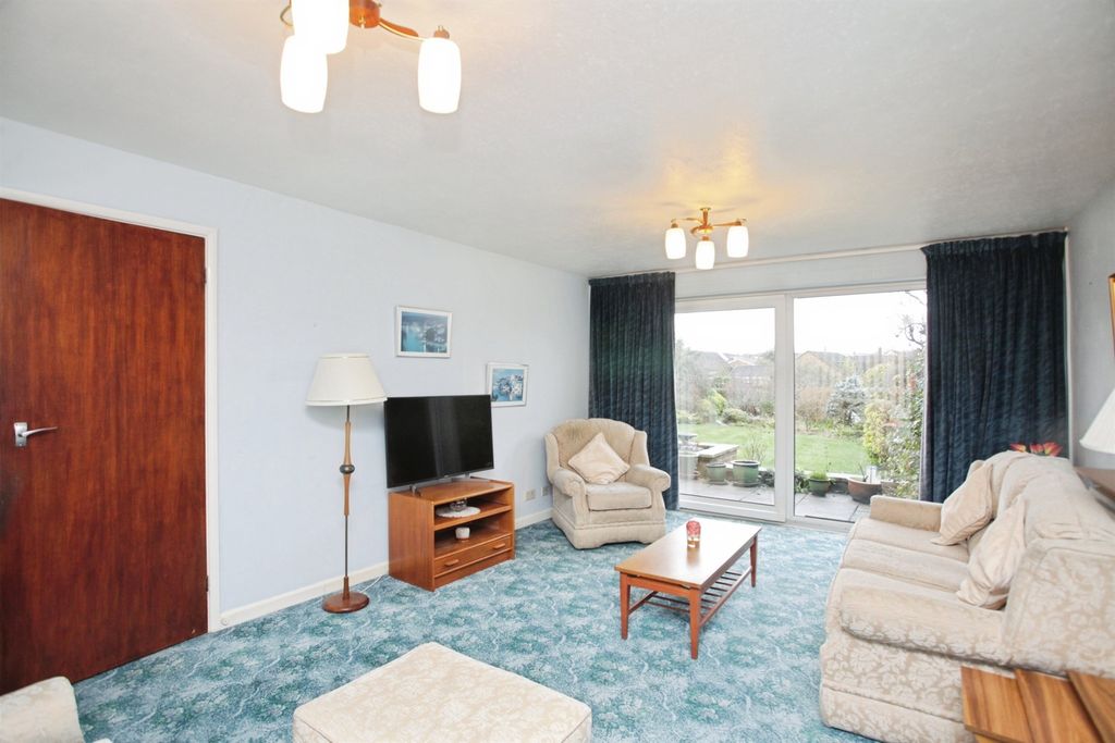 Property photo 2 of 20