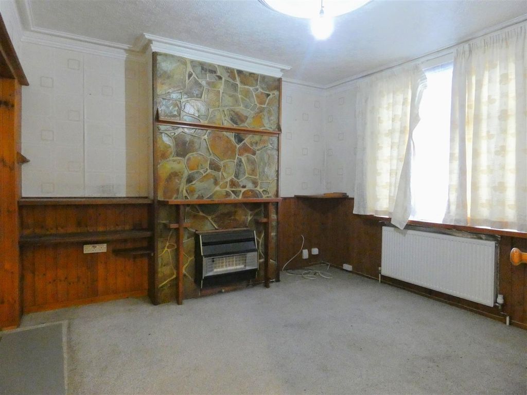 Property photo 2 of 12 Living Room