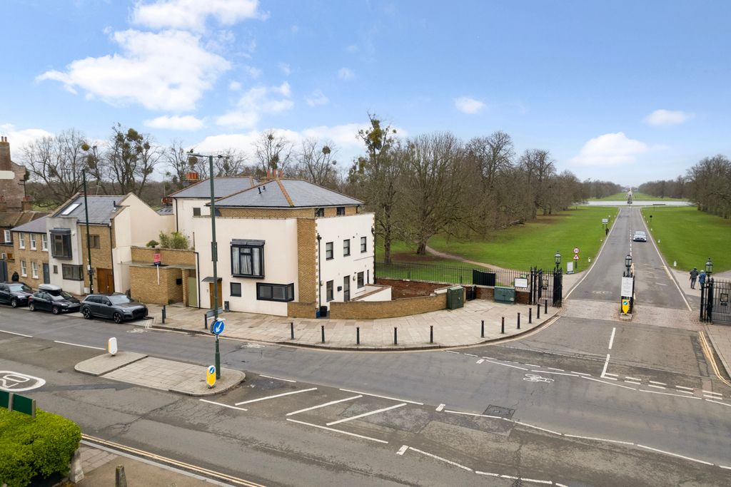 Additional image 15 of 5 bed terraced house for saleHampton Court Road, East Molesey KT8