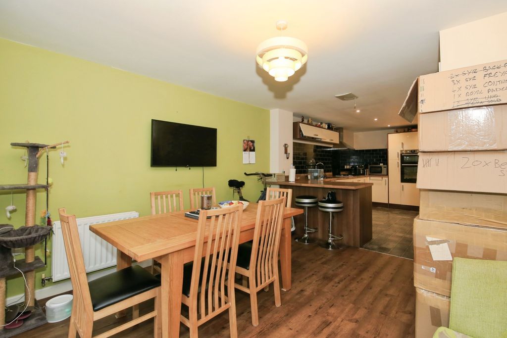 Property photo 3 of 18 Img_6227