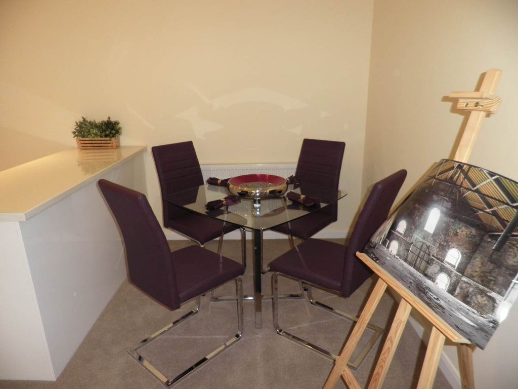 Property photo 3 of 15 Dining Area