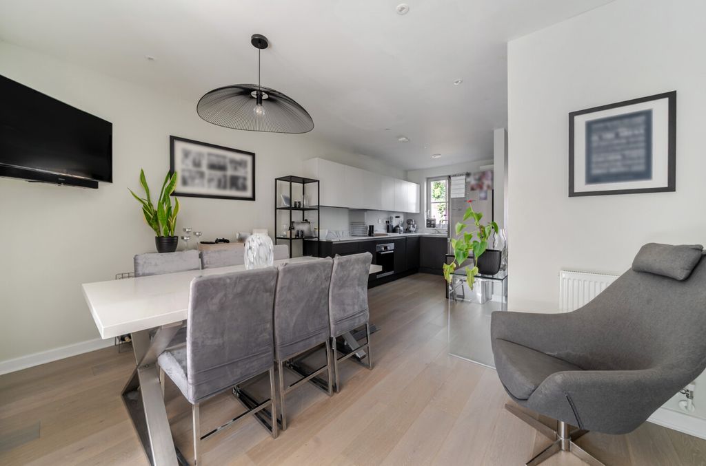 Property photo 3 of 20 1494787-17-6A5De0...
