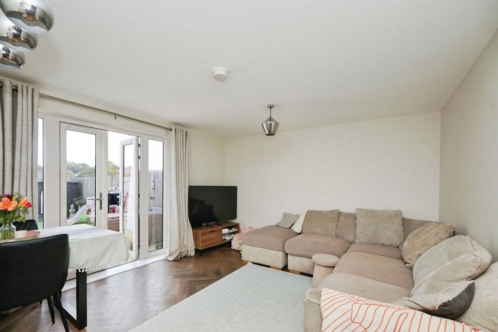 Property photo 2 of 18 Pbox-Img.Jpg
