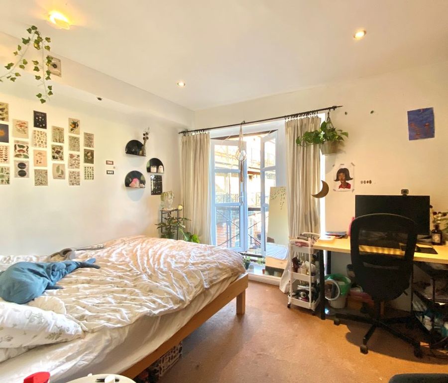 Property photo 2 of 8