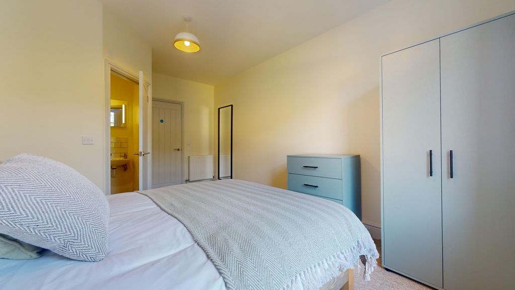 Property photo 2 of 7 Ff Room 4 Bd 1