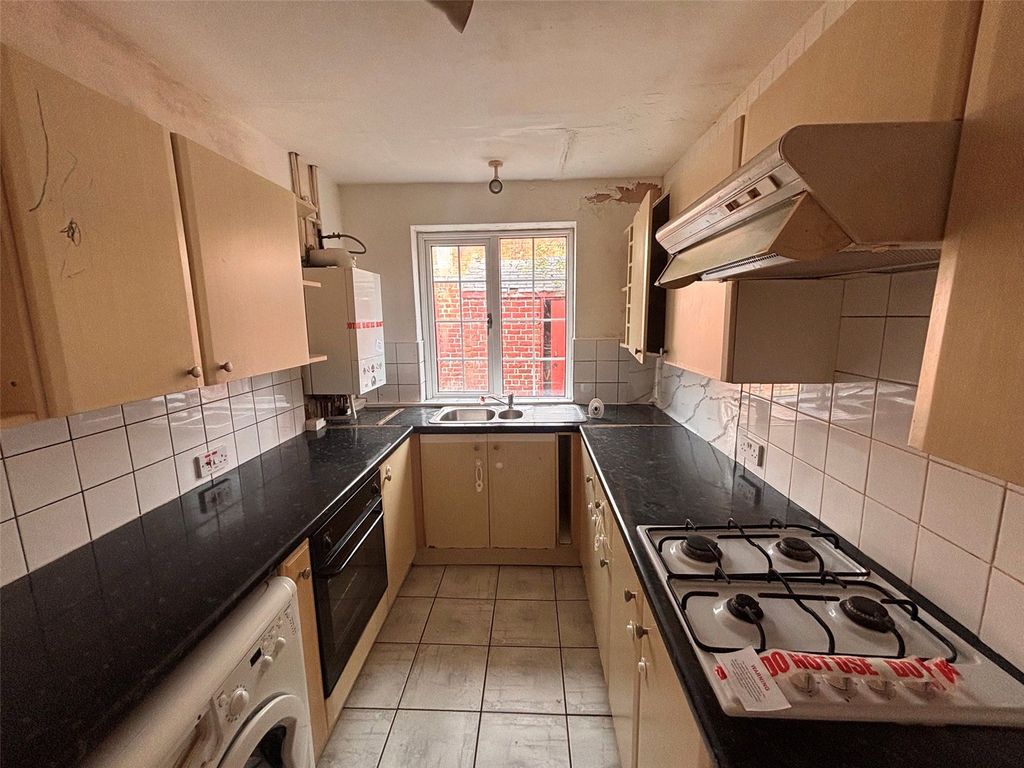 Property photo 3 of 7 Picture No. 06