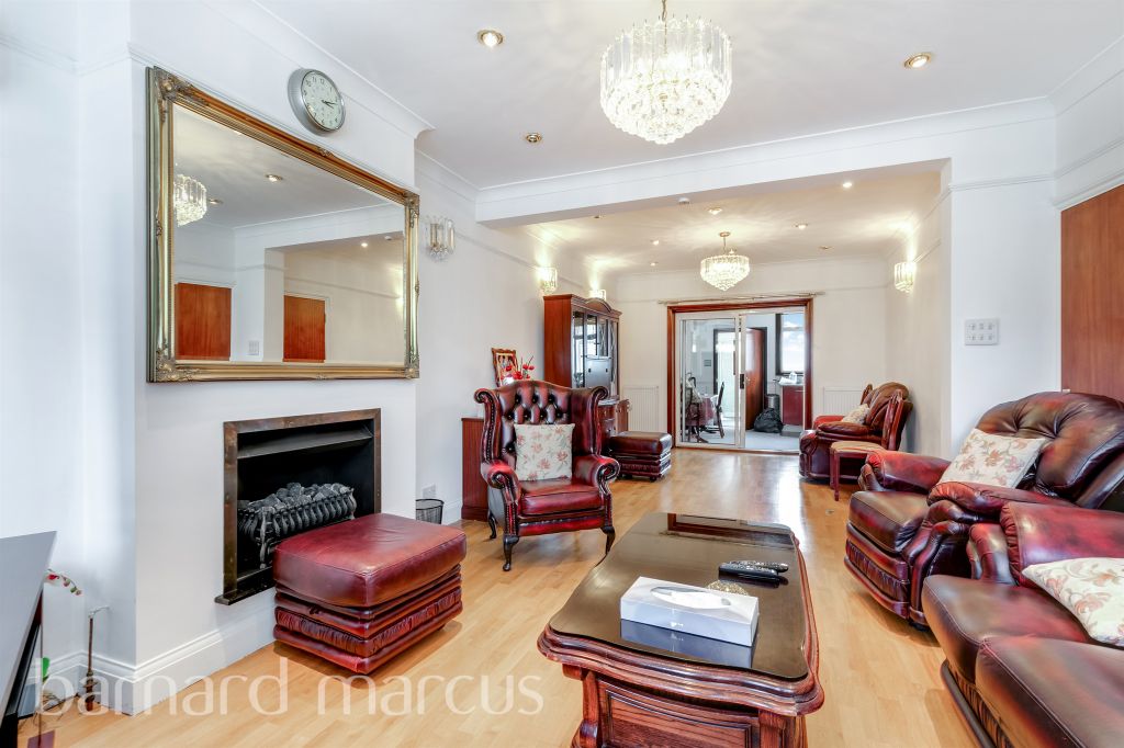 Property photo 2 of 11