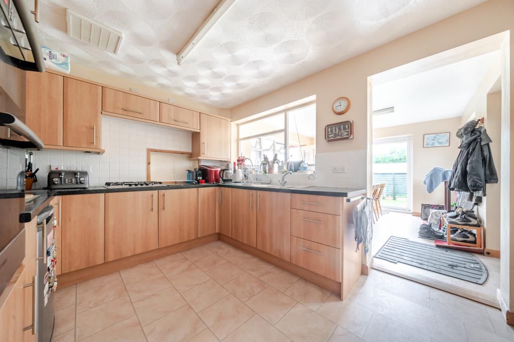 Property photo 2 of 18 Kitchen