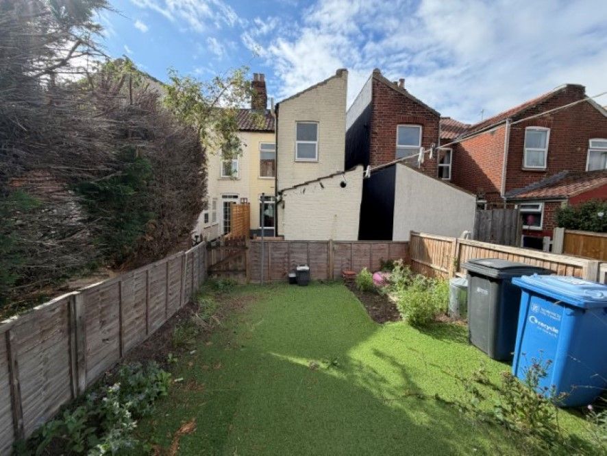 Property photo 2 of 18