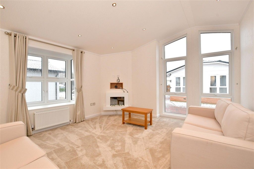 Property photo 2 of 10 Lounge