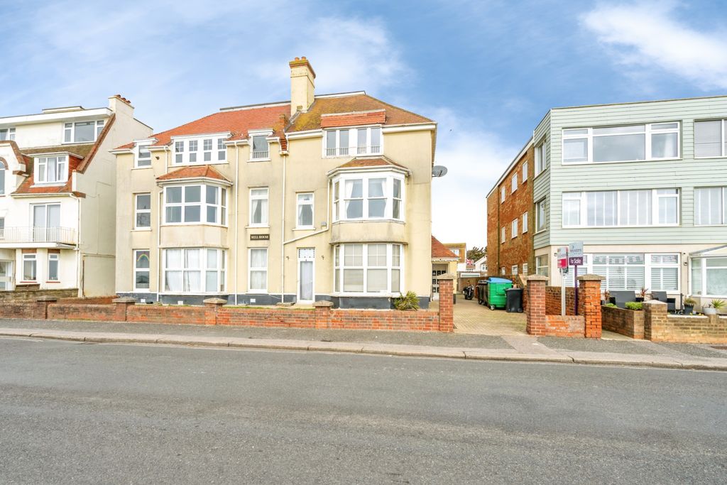 Property photo 2 of 20