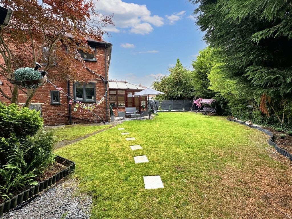 Property photo 2 of 21