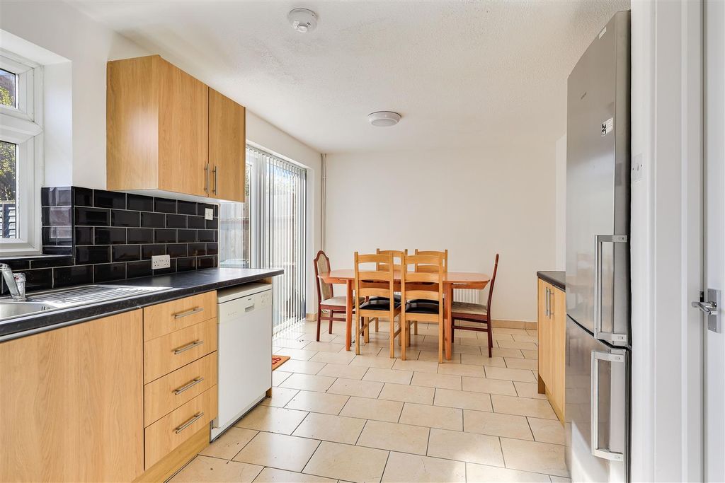 Property photo 3 of 26