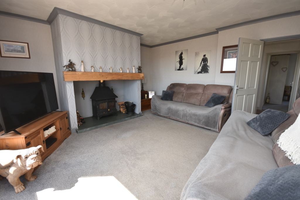 Property photo 2 of 37