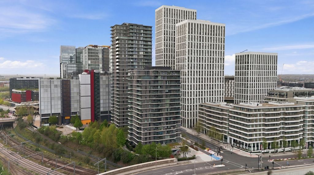 Property photo 2 of 22