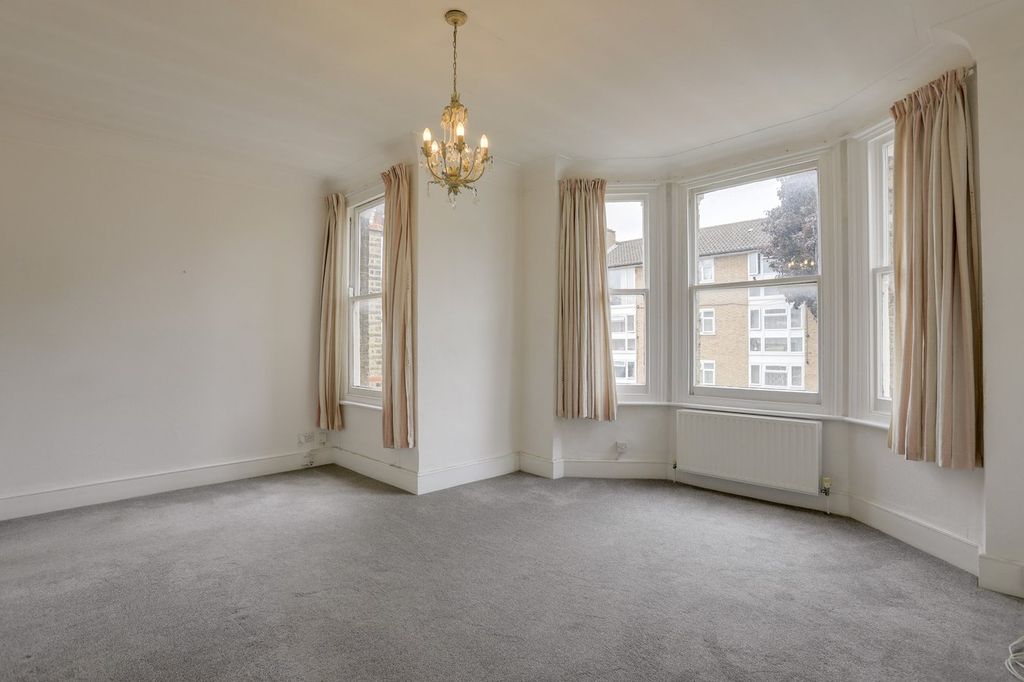 Property photo 3 of 9