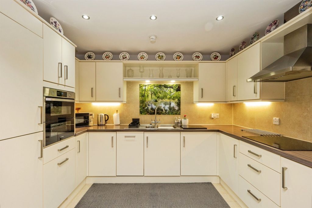 Property photo 3 of 19