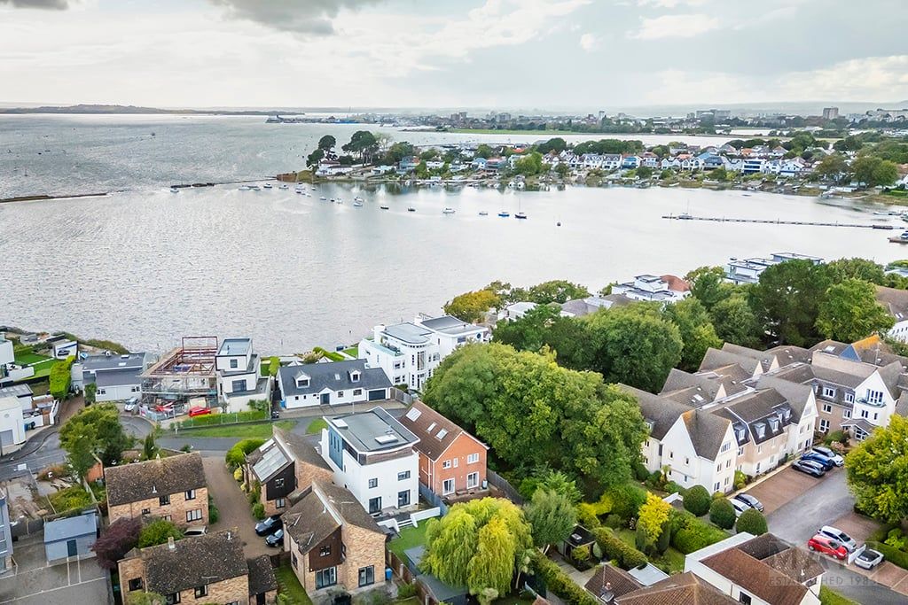 Property photo 3 of 28