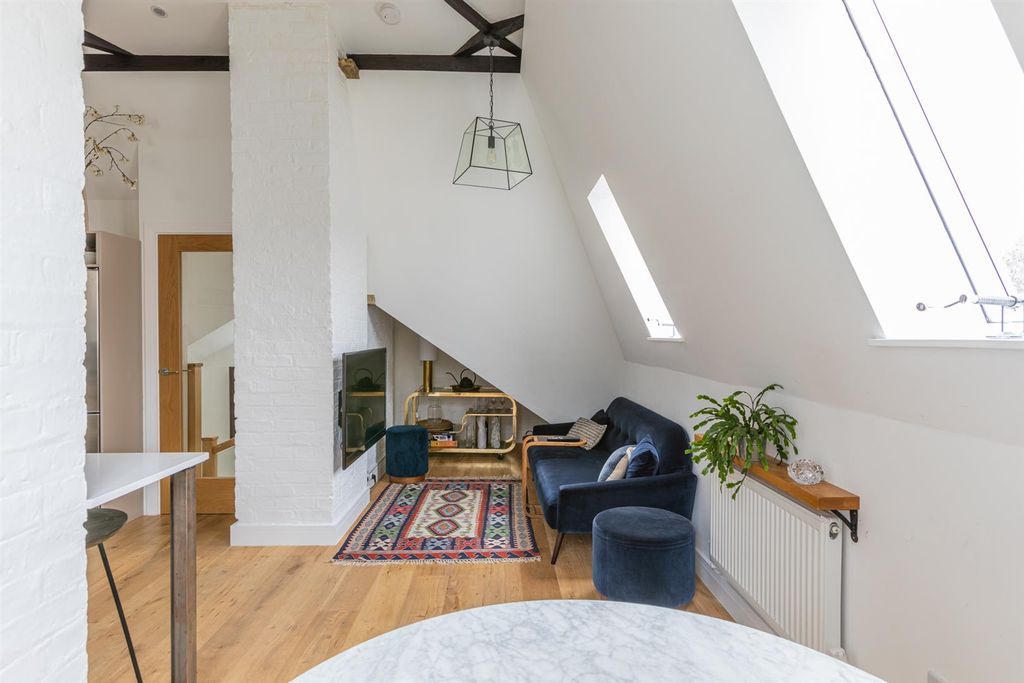 Property photo 2 of 23 Reception