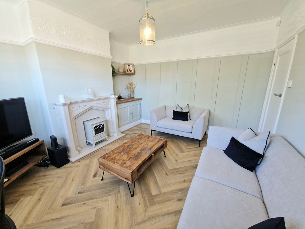 Property photo 2 of 25