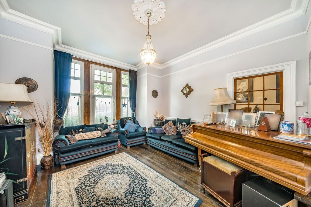Property photo 2 of 12