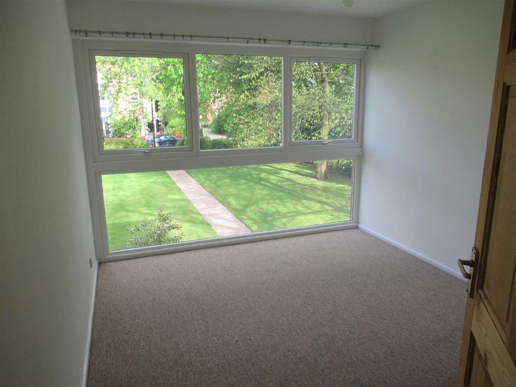 Property photo 3 of 5 Bedroom.Jpg