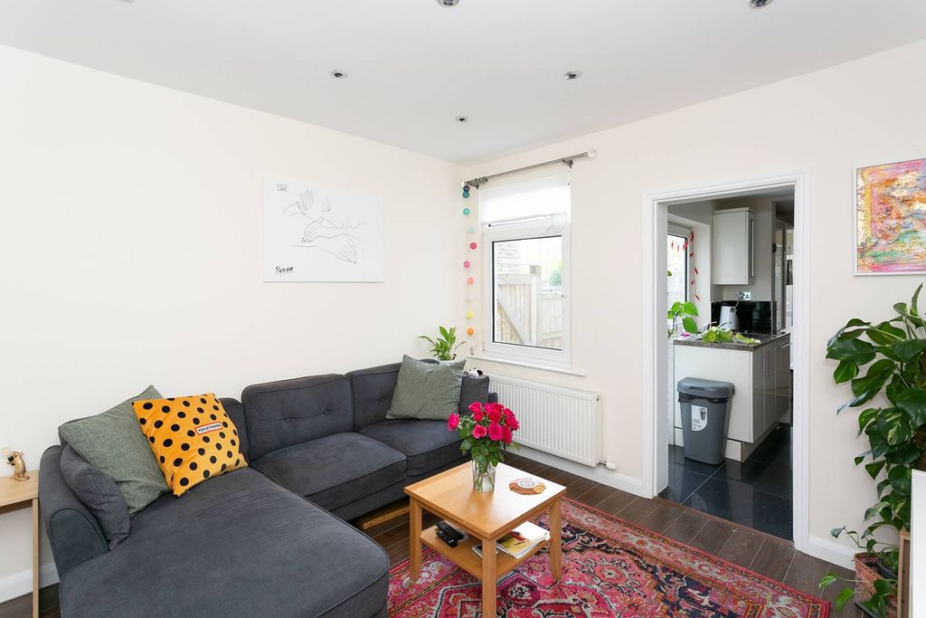 Property photo 3 of 18