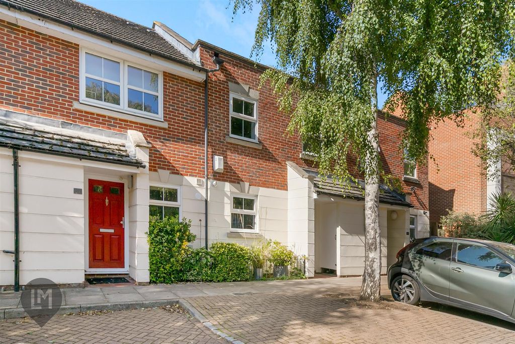 Property photo 1 of 9 External