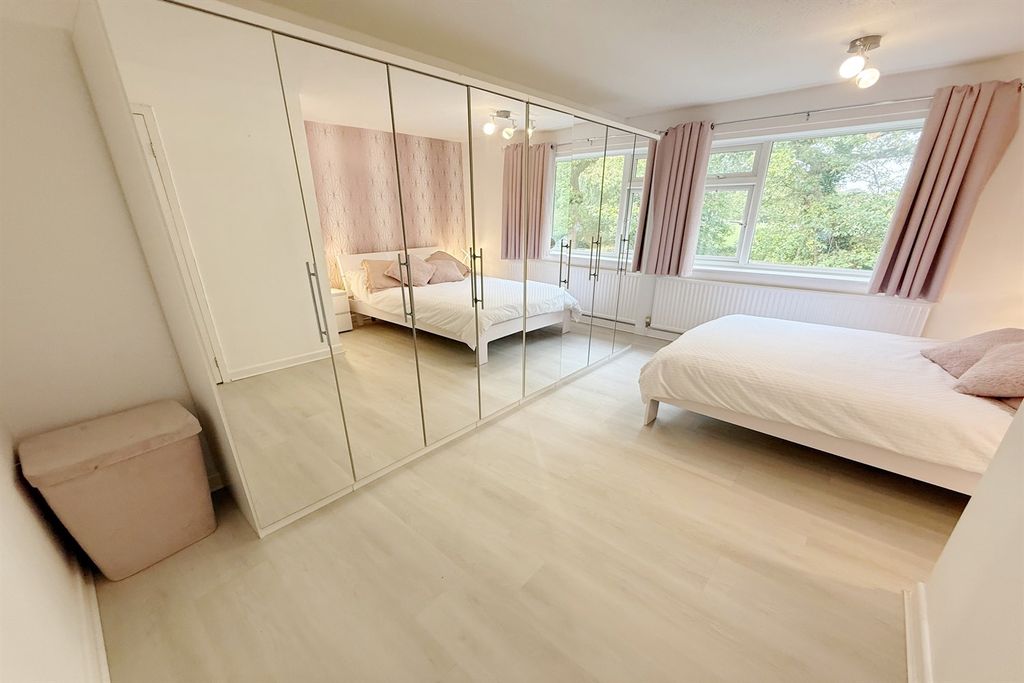 Property photo 3 of 19 Bedroom 1