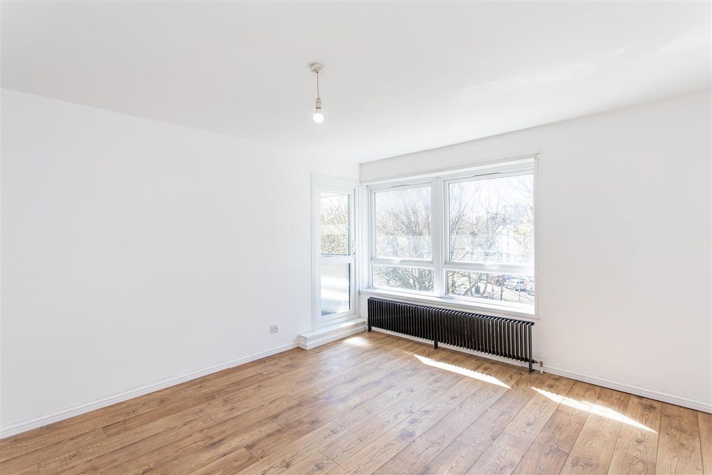 Property photo 2 of 12 Reception