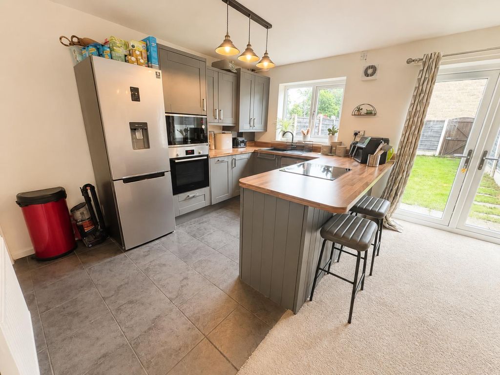 Property photo 2 of 16 Open Plan Kitchen