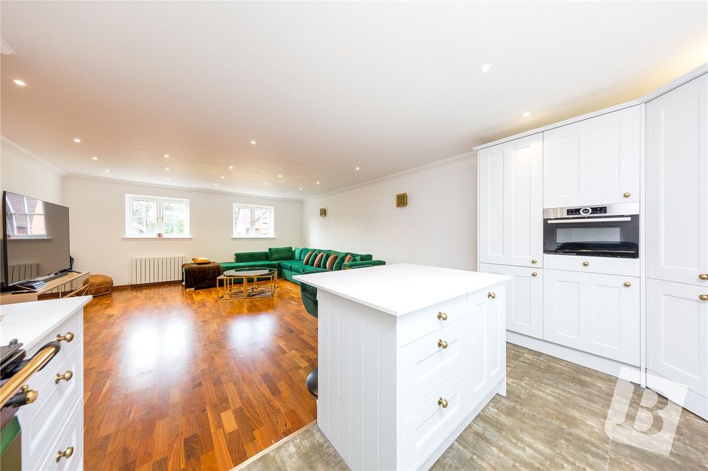 Property photo 1 of 13 Kitchen/Living