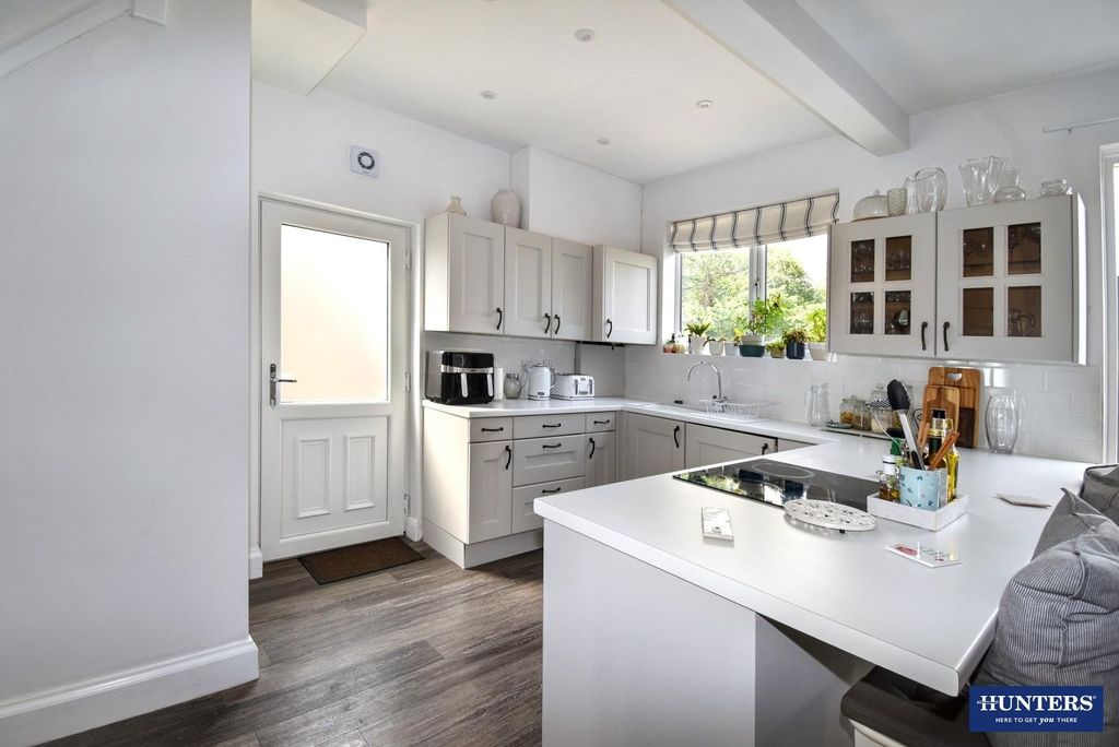 Property photo 3 of 14 Kitchen