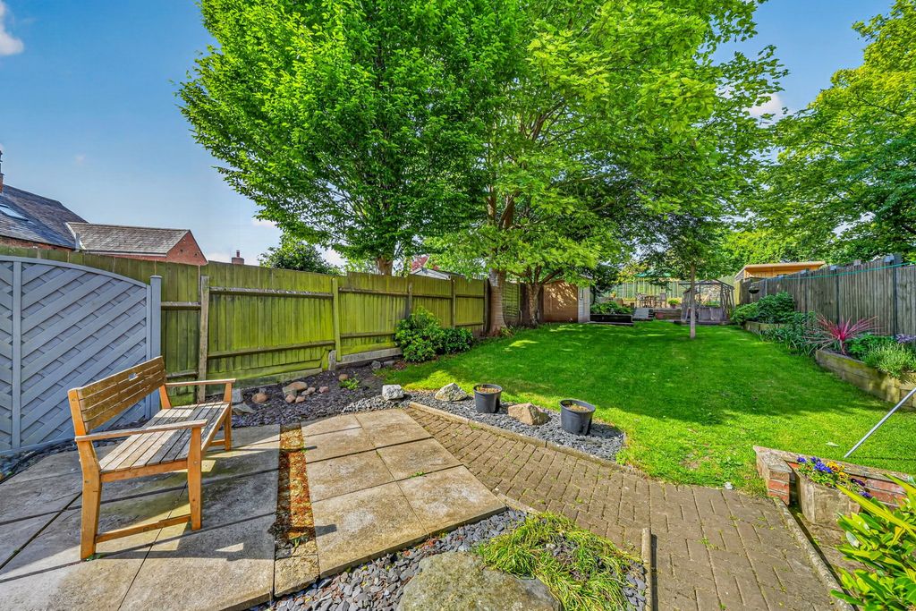Property photo 2 of 37