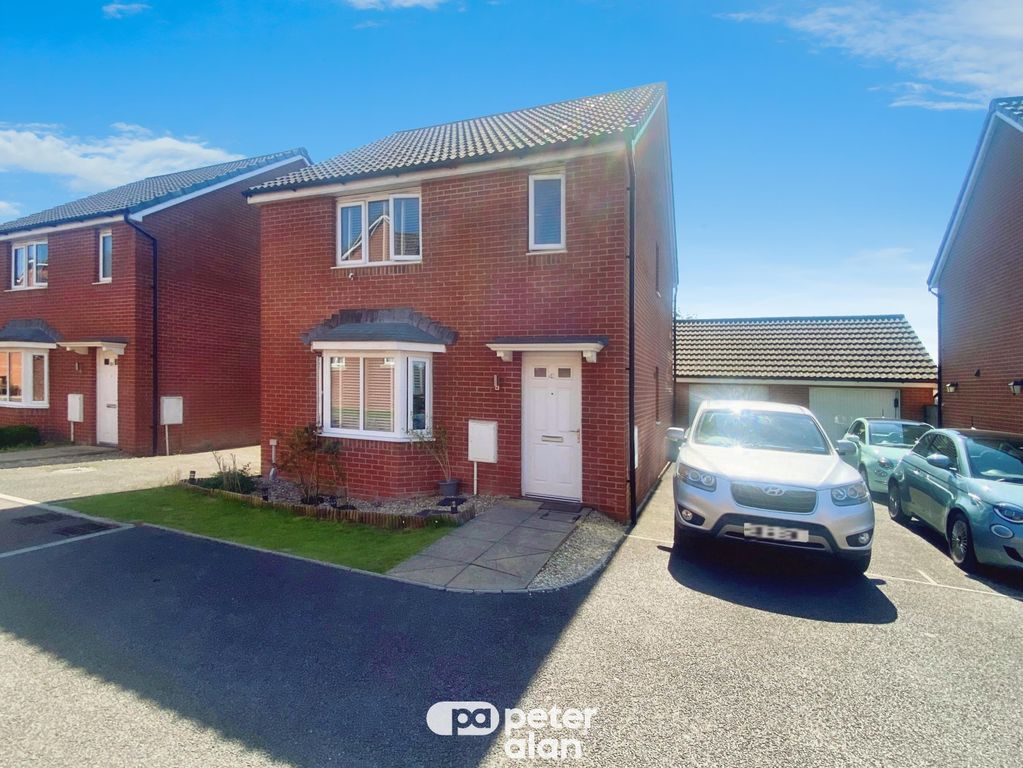 Property photo 1 of 17 Front
