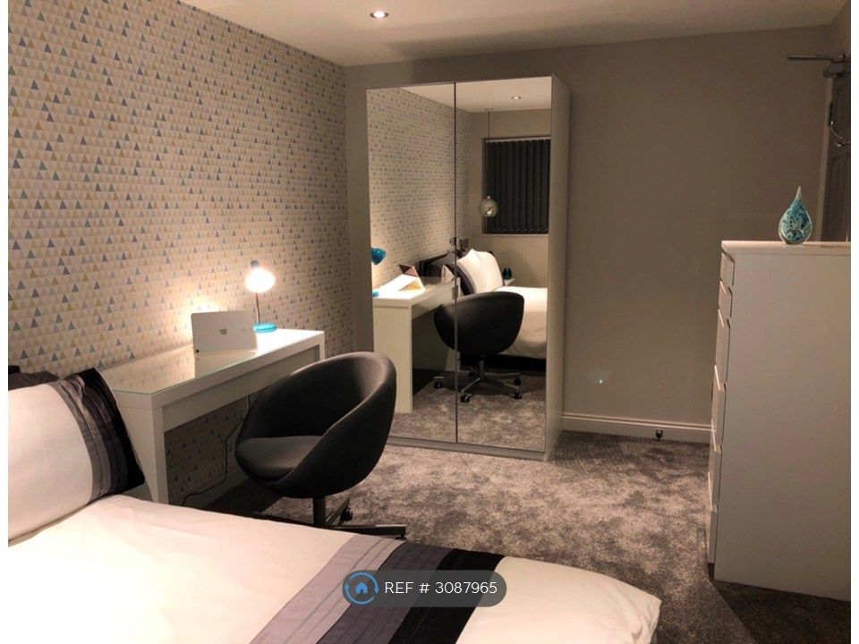 Property photo 2 of 35 B4