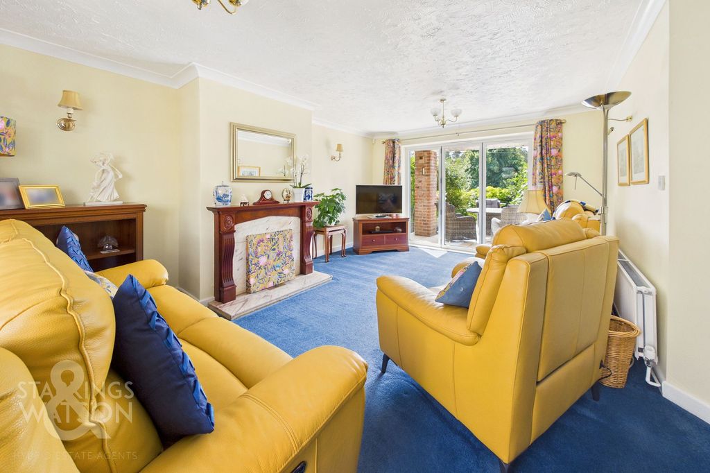 Property photo 2 of 34