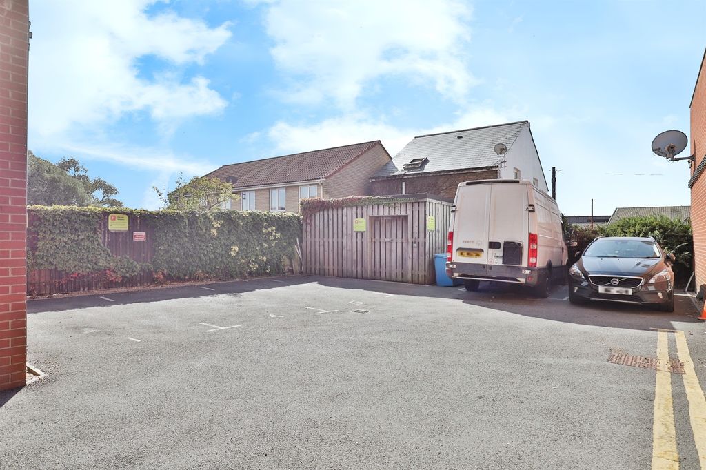 Property photo 2 of 15