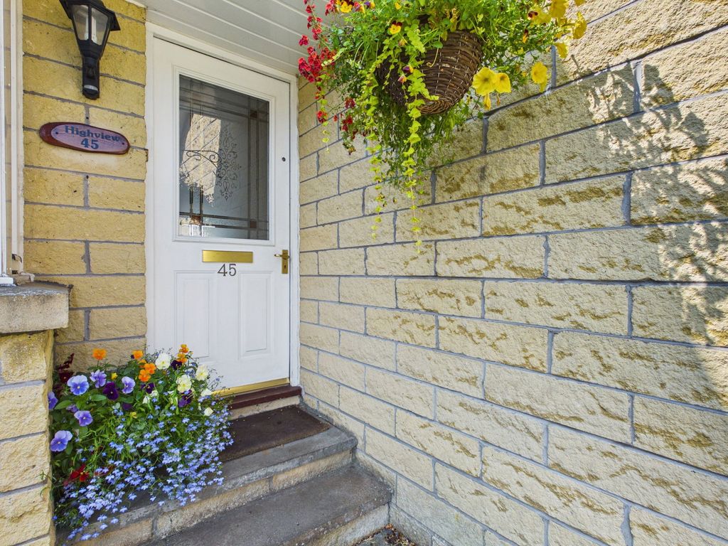 Property photo 2 of 34