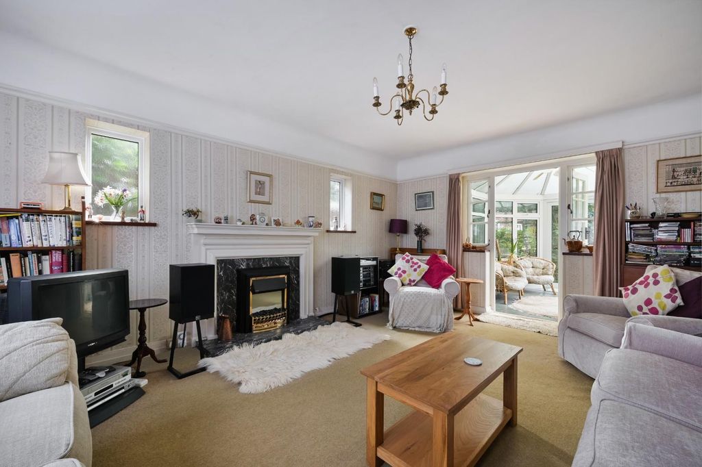 Property photo 3 of 35 Alexandra Road (21).Jpg